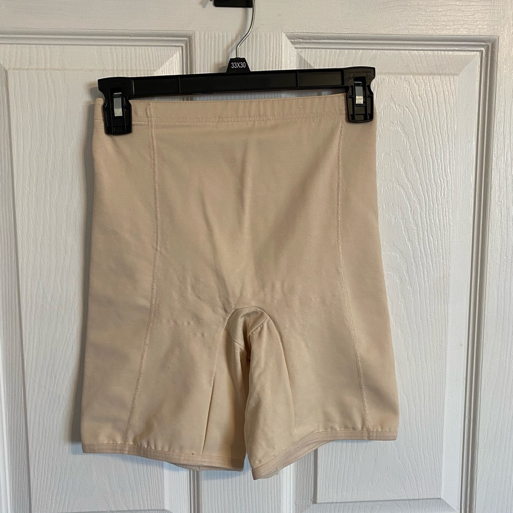 Women's Cream Shapewear Shorts Size Large